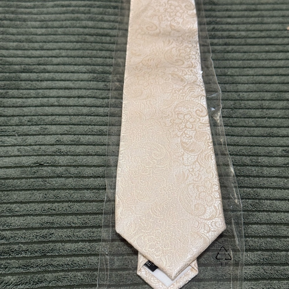 The Tie Bar Cream Textured Silk Tie
